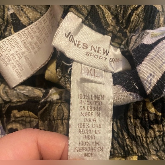 Jones New York capris - Picture 3 of 3